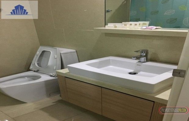 "Fully Serviced One Shangri-la Place Studio Type, above Shangri-la Plaz"04