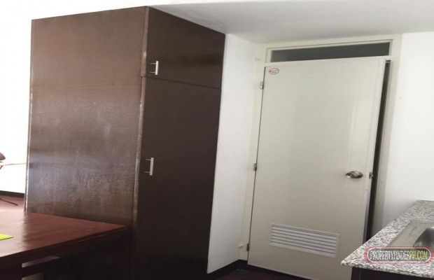 "One bedroom condo unit for rent along Sucat, South express way (Furnis"03