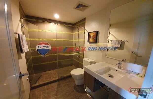 "FOR LEASE: Edades, Rockwell"03