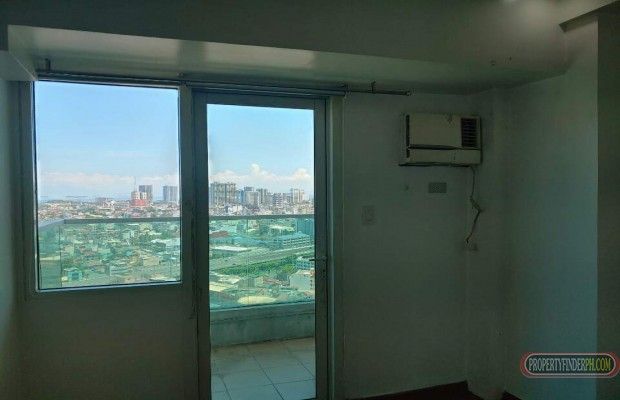 2Bedroom Condo Unit with Parking and Balcony overlooking Manila Bay Su03