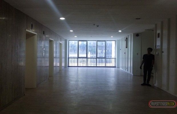 "Office Space for Lease along Ayala Ave., Makati 171SQM."01
