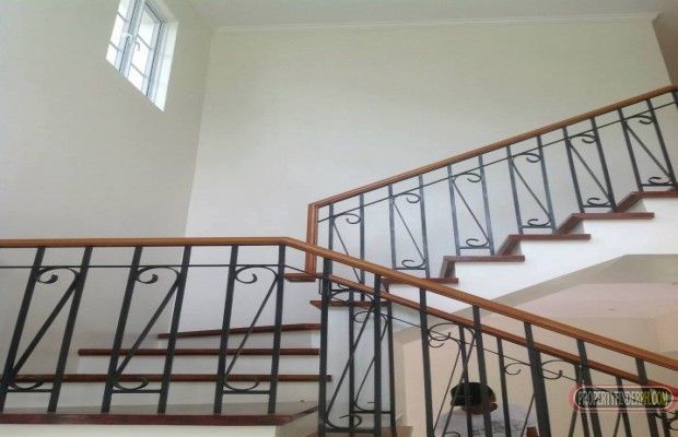House and Lot Available for yearly contract renewable if required. Clu04