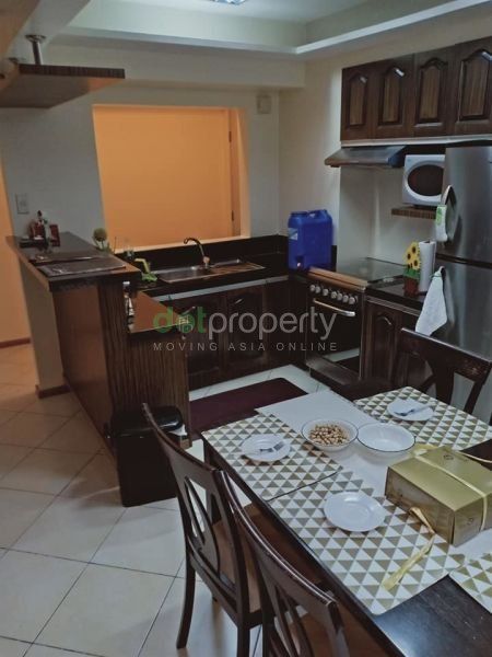 Two Serendra 2-Bedroom Condo for Rent.04