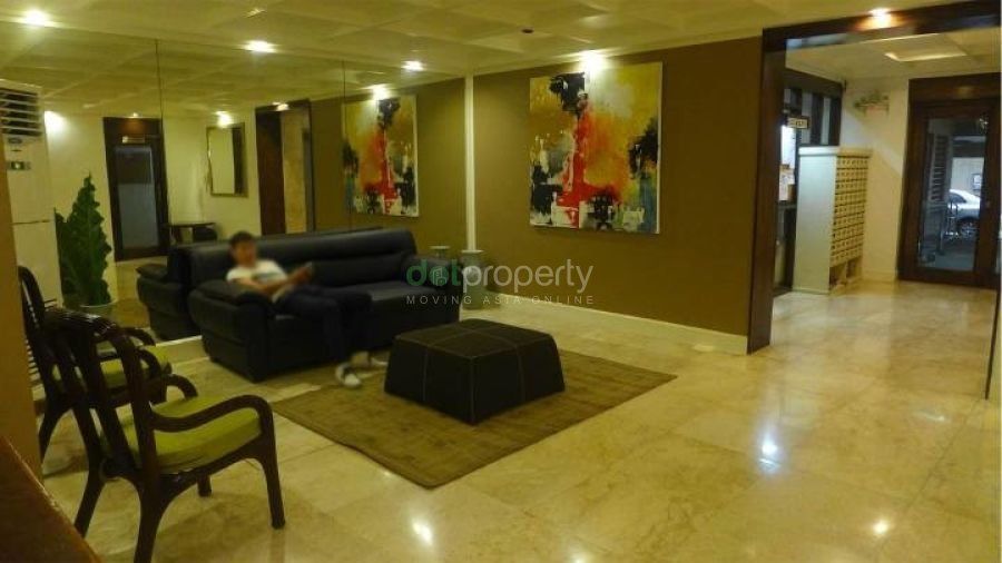"Condominium For Rent in Century Plaza, Makati City."04
