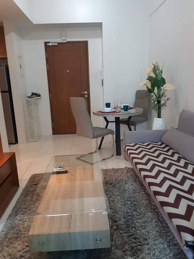 Well-Interiored 1-bedroom at Central Park West01
