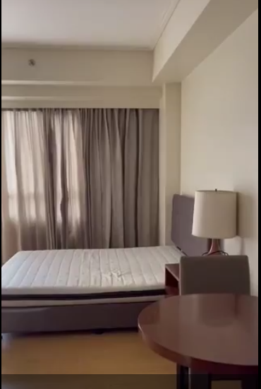 Fully Furnished Studio Unit at The Grove Rockwell Pasig03