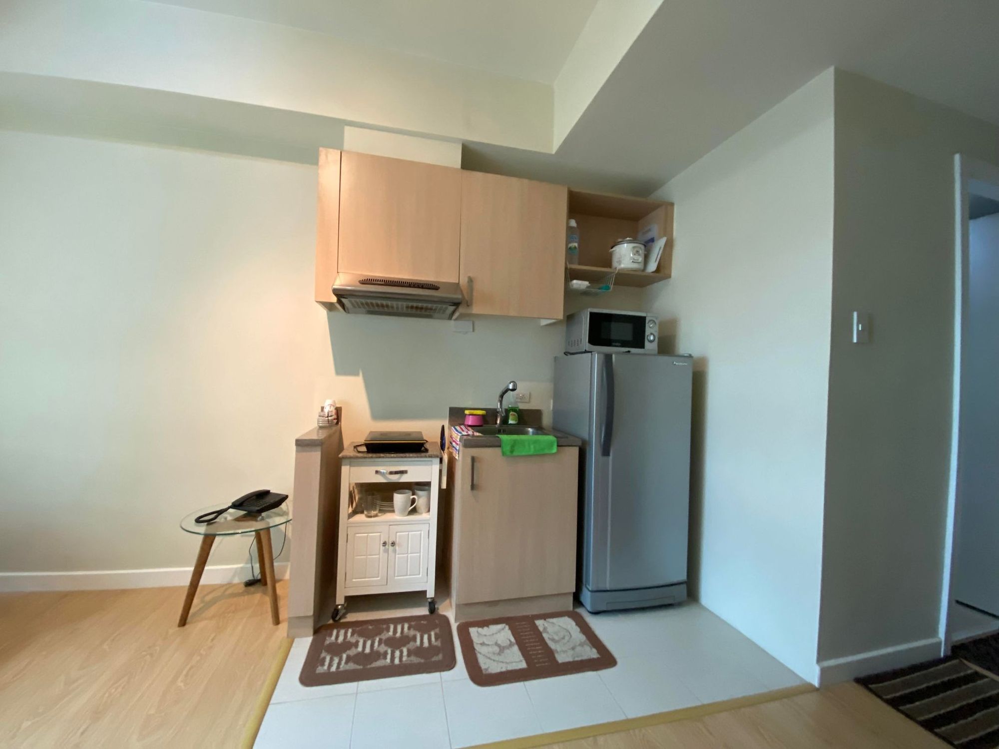 Comfy Furnished Studio at The Grove Rockwell Pasig04