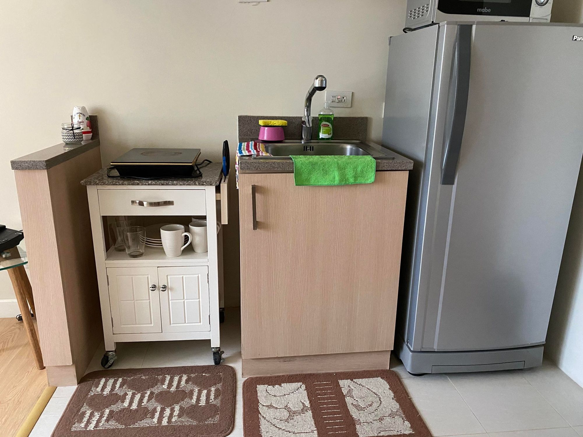 Comfy Furnished Studio at The Grove Rockwell Pasig05