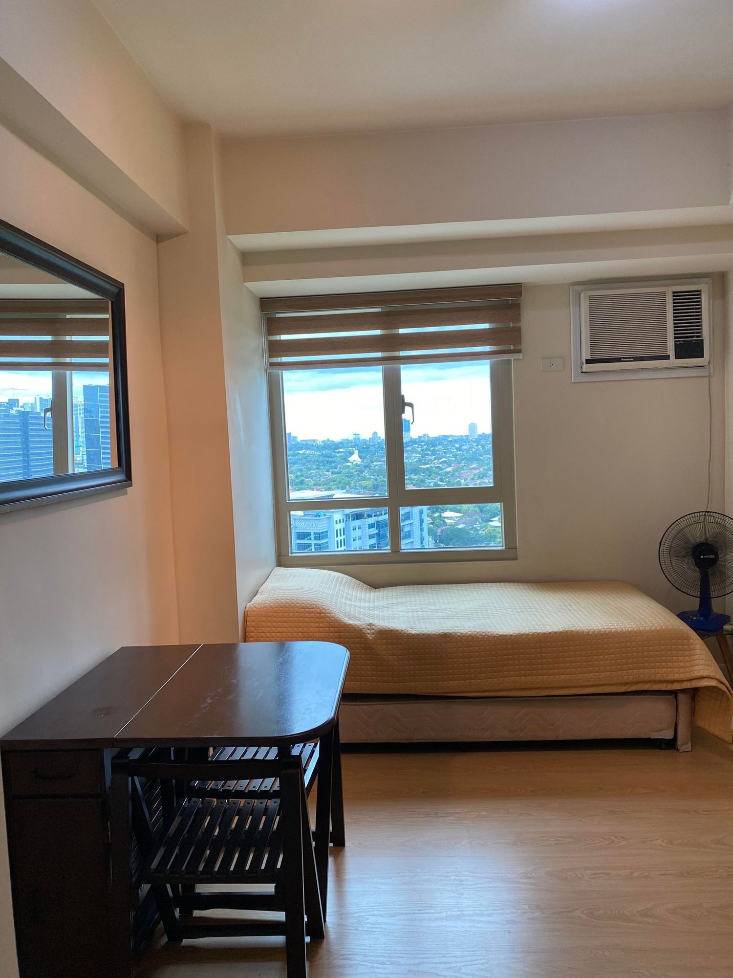 Comfy Furnished Studio at The Grove Rockwell Pasig07