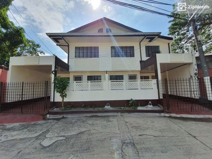 1 Bedroom Condominium Unit For Rent in The Fort Residences01