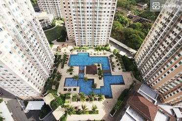 2 Bedroom Condominium Unit For Rent in Park West02