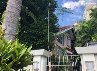 2 Bedroom Condominium Unit For Rent in Two Serendra02