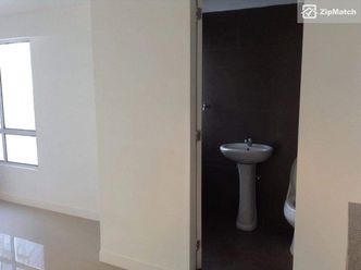 3 Bedroom Condominium Unit For Rent in Two Serendra02