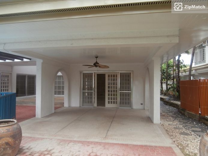 2 Bedroom Condominium Unit For Rent in The Infinity01