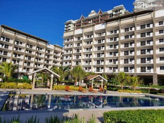 3 Bedroom Condominium Unit For Rent in McKinley Park Residences02