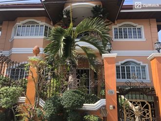 1 Bedroom Condominium Unit For Rent in One Serendra02