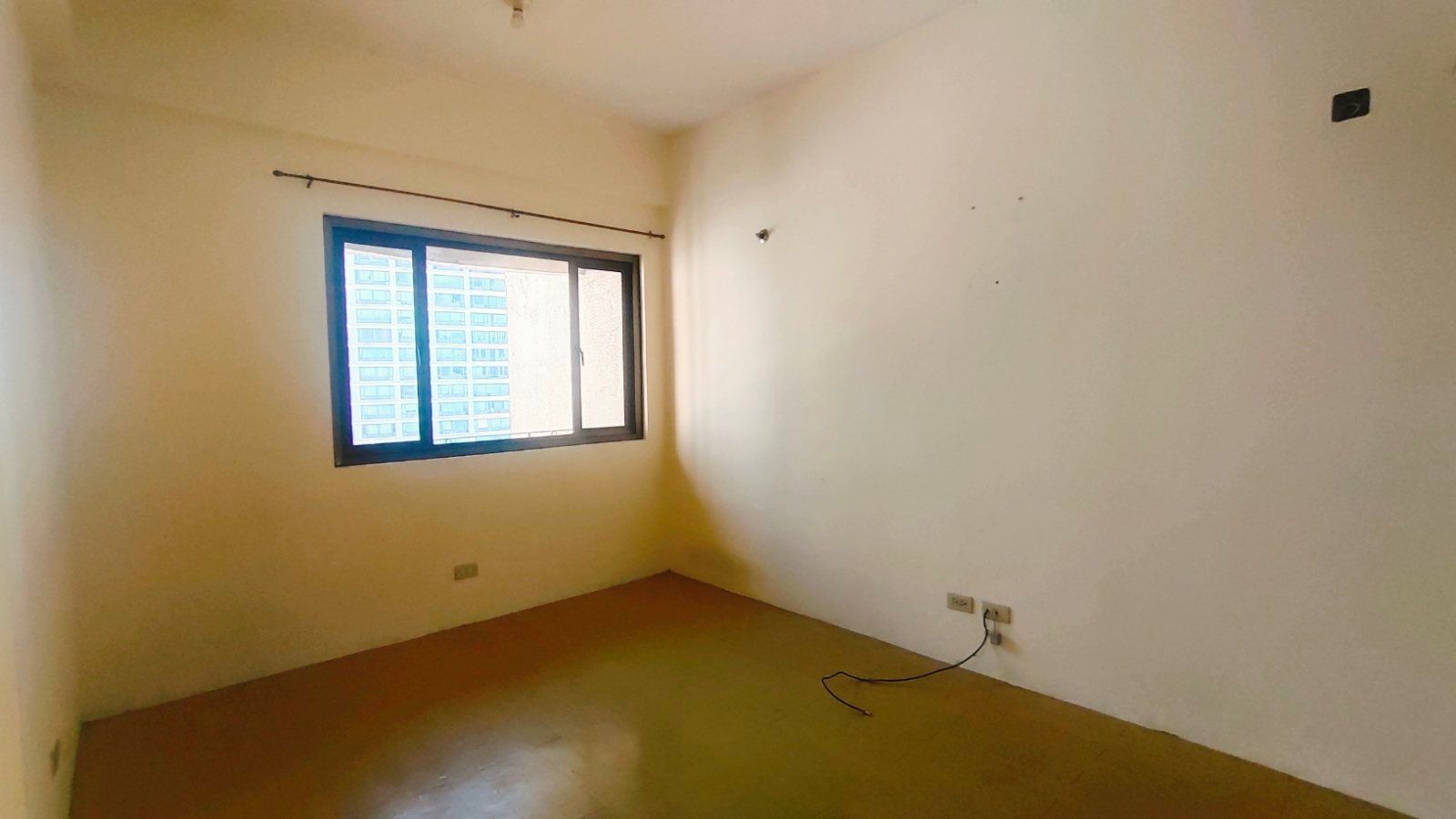 Eastwood City QC Unfurnished Condo Unit for Rent04