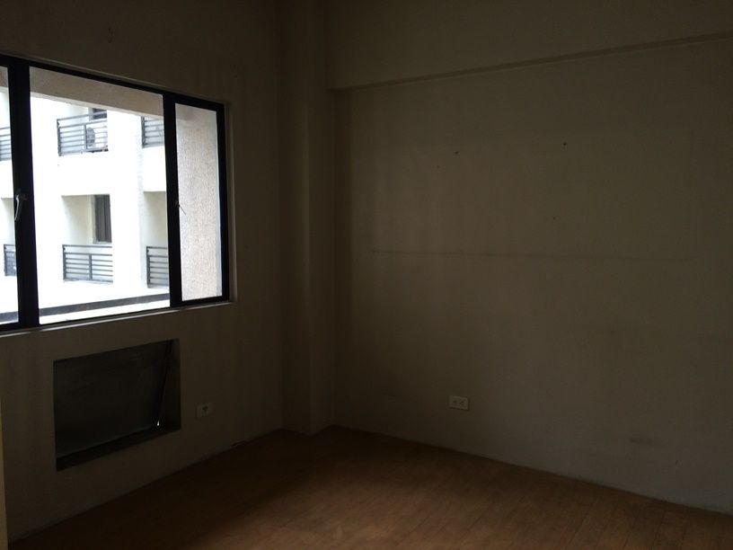 Eastwood City Bare Studio Condo unit for Rent04