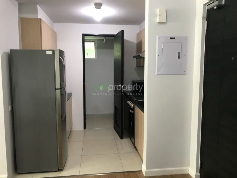 Two Serendra 1-BedroomUnit Condo for Rent BGC Taguig.04