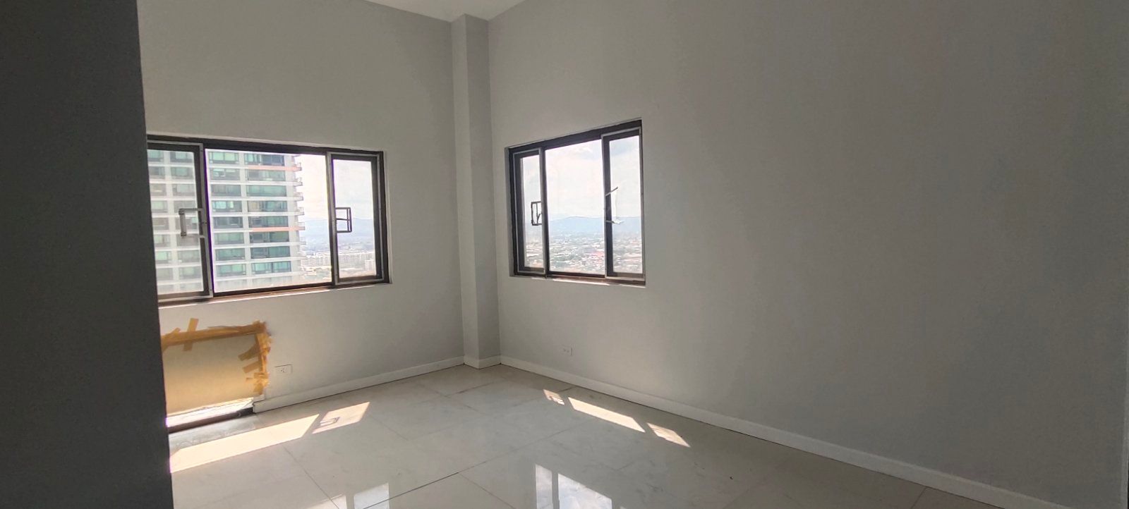 Affordable 3br Bare Condo for Rent in Eastwood City06