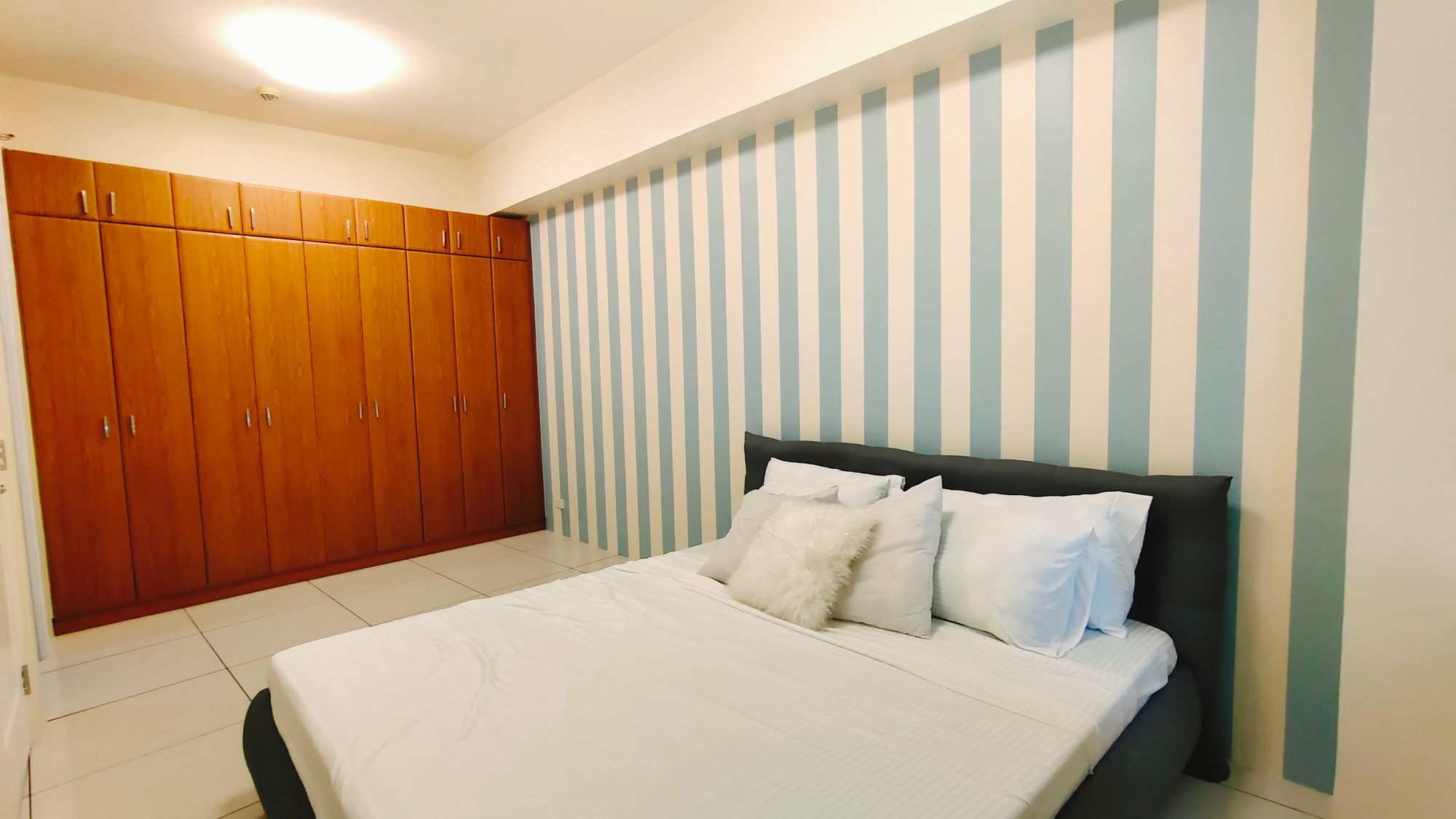 Furnished 2BR Condo Unit for Rent in Eastwood City08