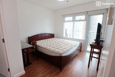 2 Bedroom Condominium Unit For Rent in Two Serendra02