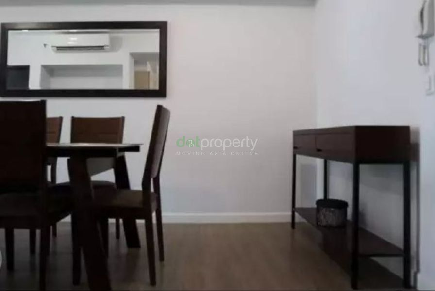 Two Serendra 1-Bedroom Condo for Rent.04