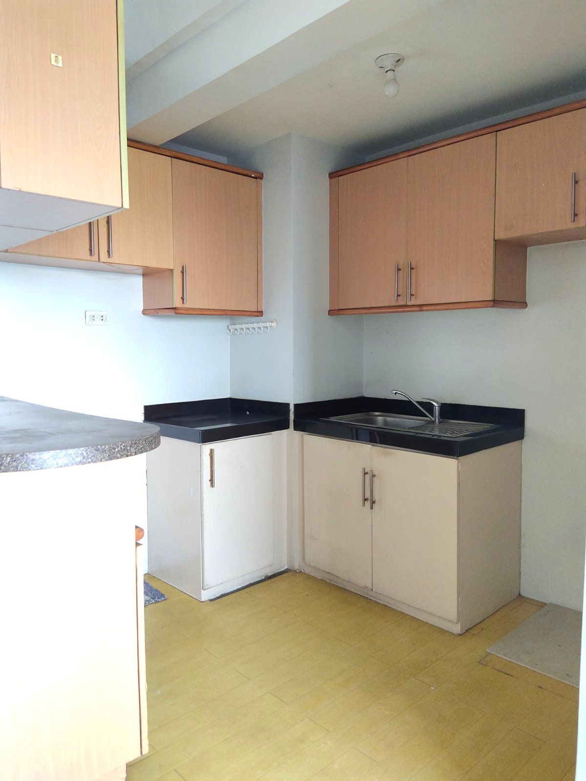 Eastwood City Bare Condo Unit for Rent04