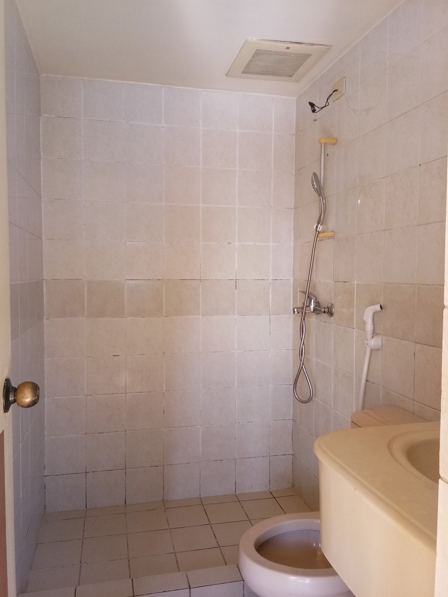 Affordable Unfurnished Studio Unit for Rent in Eastwood City03