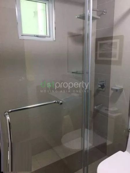 Two Serendra 1-Bedroom Condo for Rent.04
