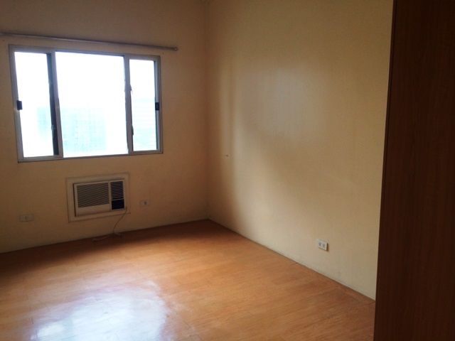 Eastwood City 3BR Bare Condo Unit for Rent06