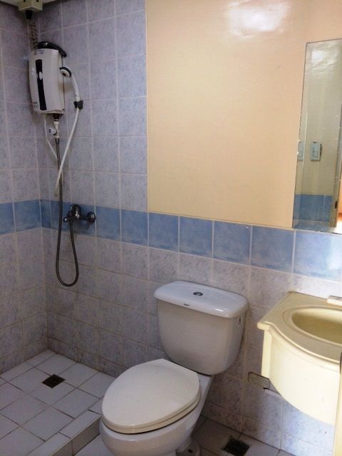 Eastwood City 3BR Bare Condo Unit for Rent08