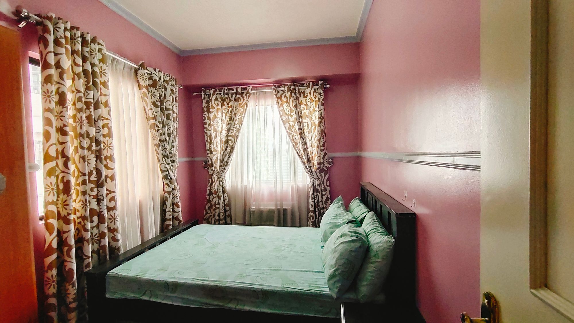 2 Bedroom Condo Unit for Rent in Eastwood City08