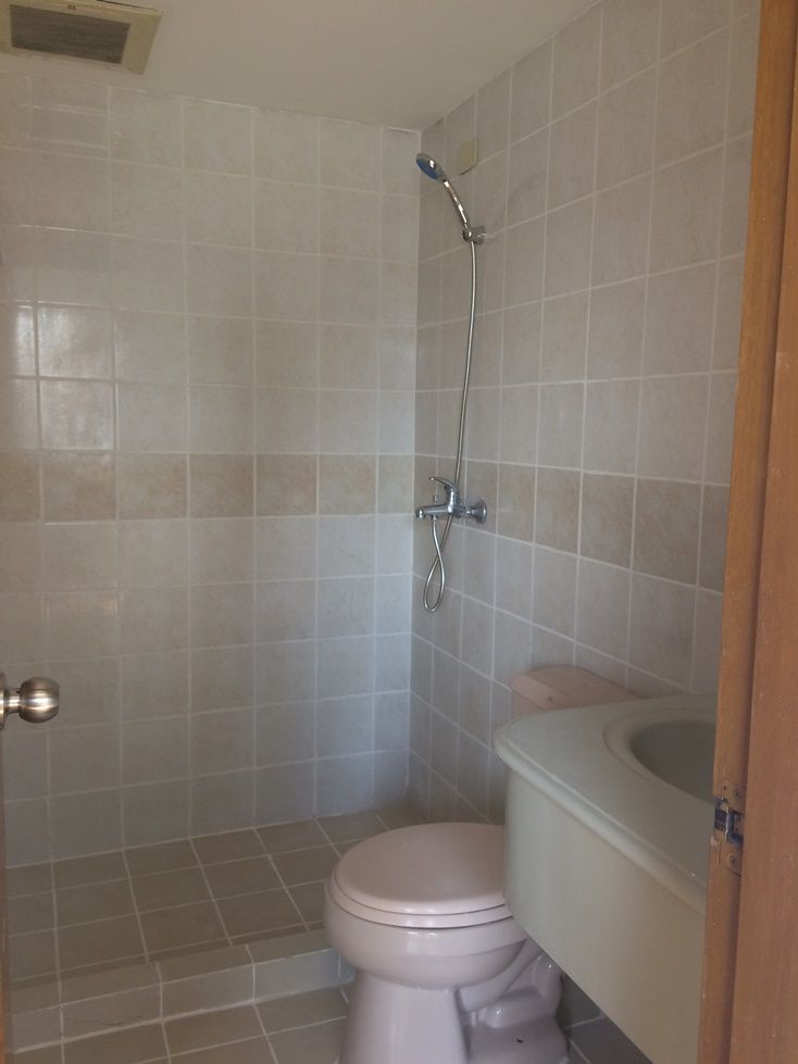 Affordable Bare Unit for Rent in Eastwood City03