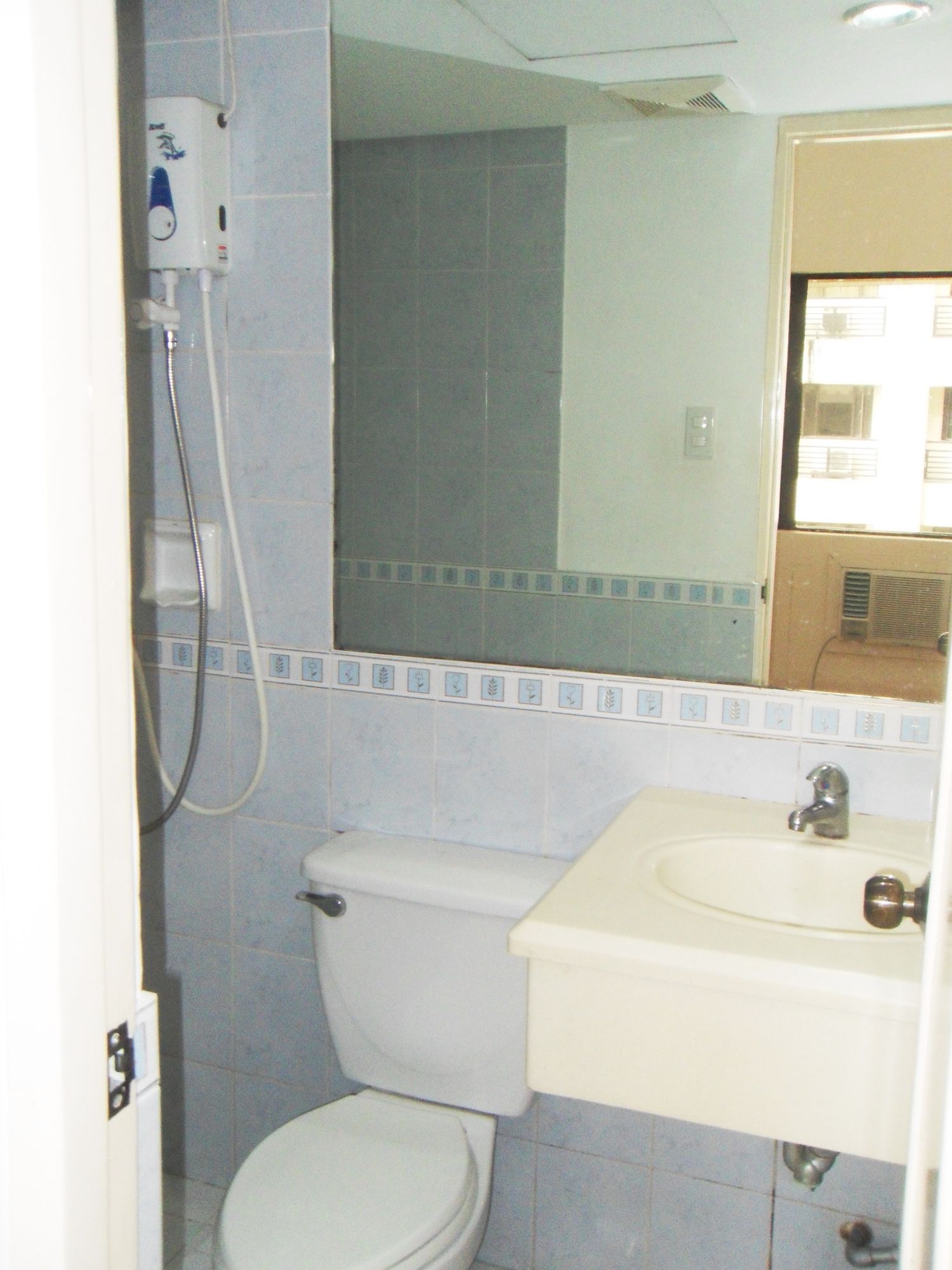 Affordable Bare Studio Condo unit for Rent in Eastwood City03