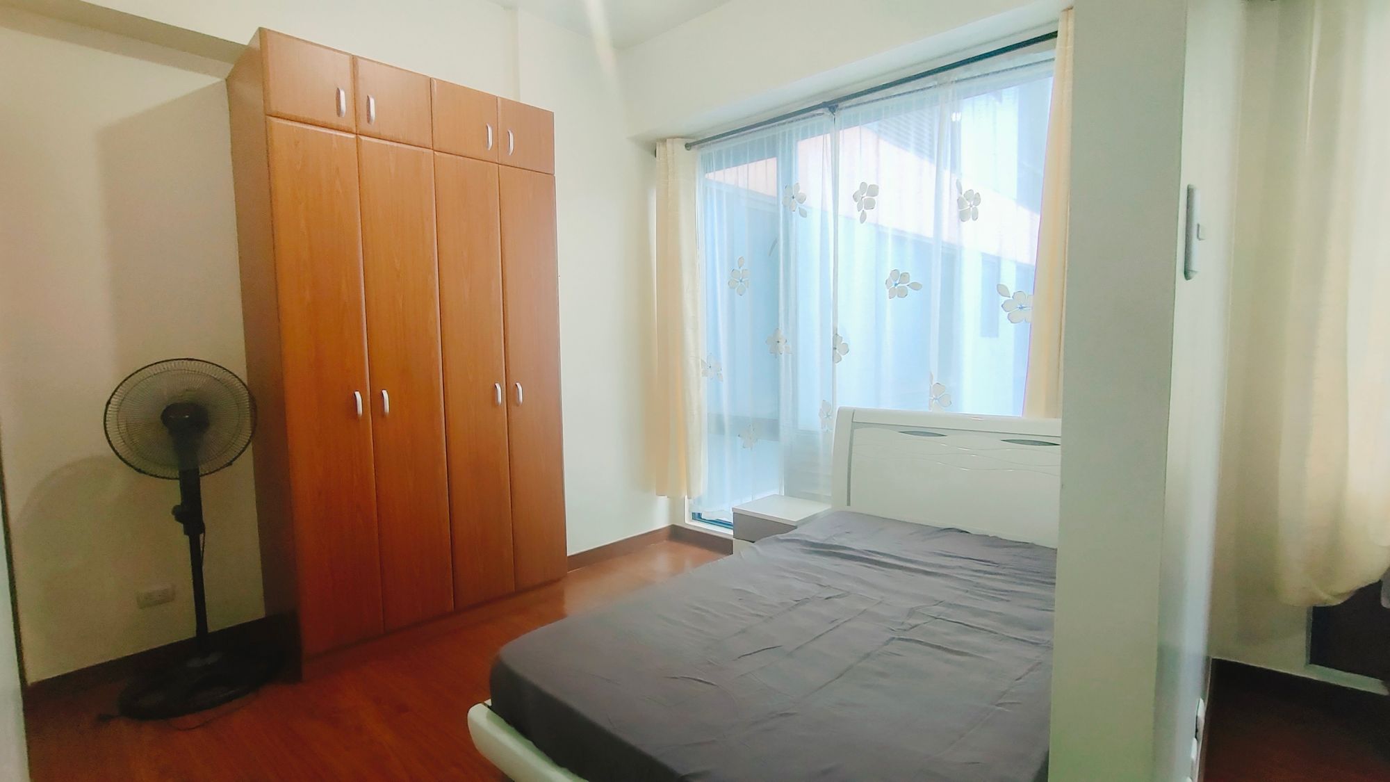 Semi Furnished Studio rentals in Eastwood City04