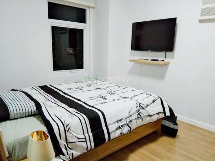 Two Serendra 1-Bedroom Condo for Rent.01