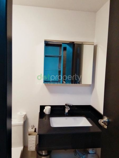 Two Serendra 1-Bedroom Condo for Rent.03