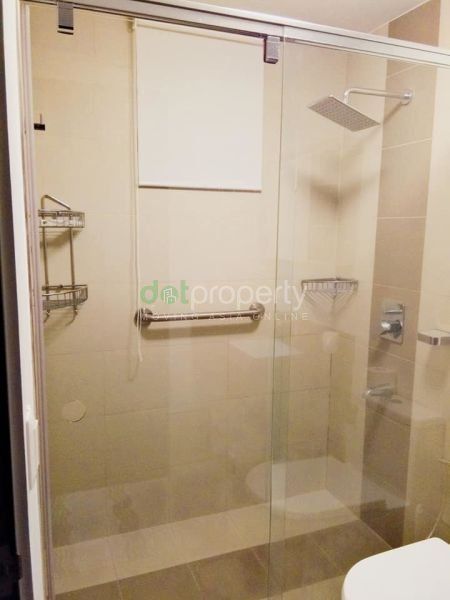 Two Serendra 1-Bedroom Condo for Rent.04