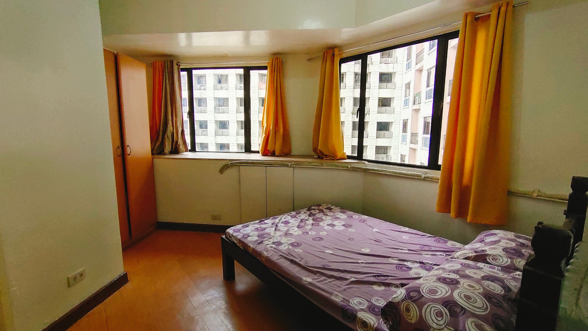Eastwood City Studio Semi Furnished for Rent06