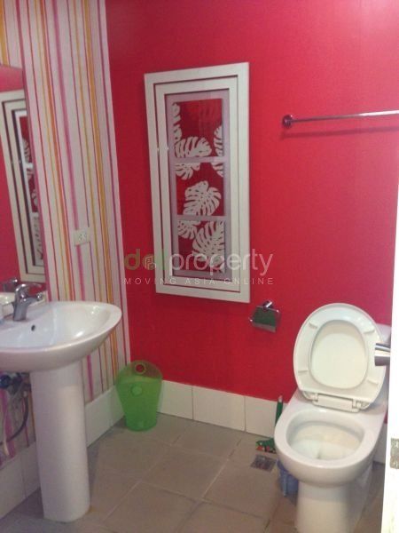 "Condominium For Rent in South of Market, Taguig City."04