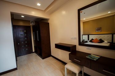 "Spacious 1 BR For Rent with Free weekly Housekeeping,1 Parking slot,Wifi in Santoni's Place Cebu City"02