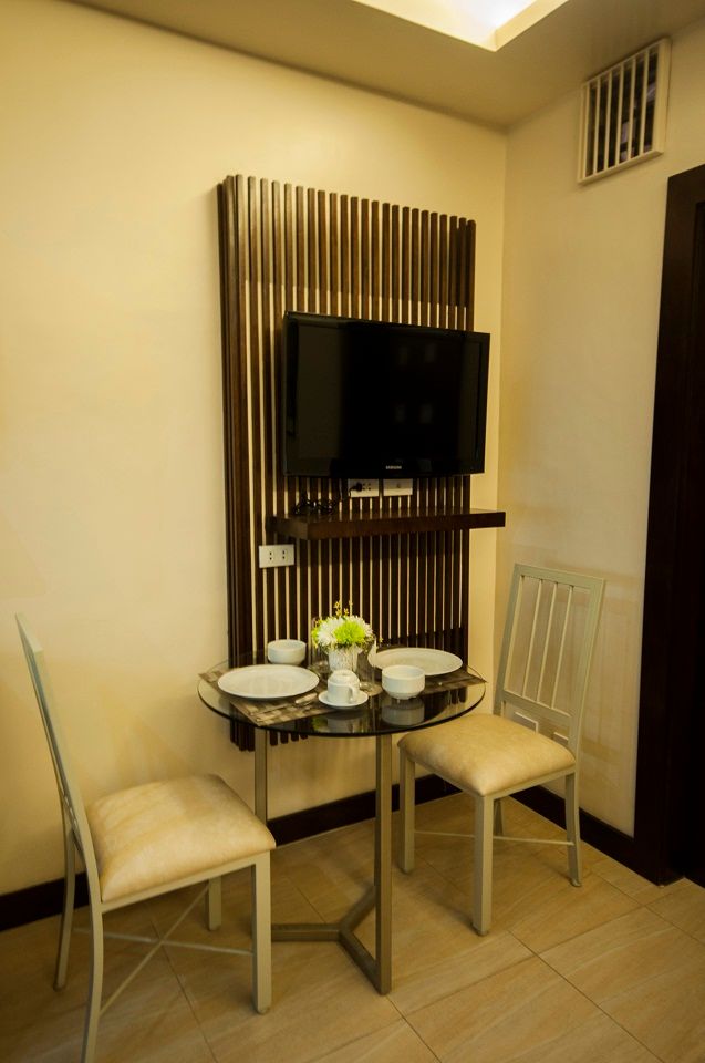 "Spacious 1 BR For Rent with Free weekly Housekeeping,1 Parking slot,Wifi in Santoni's Place Cebu City"06