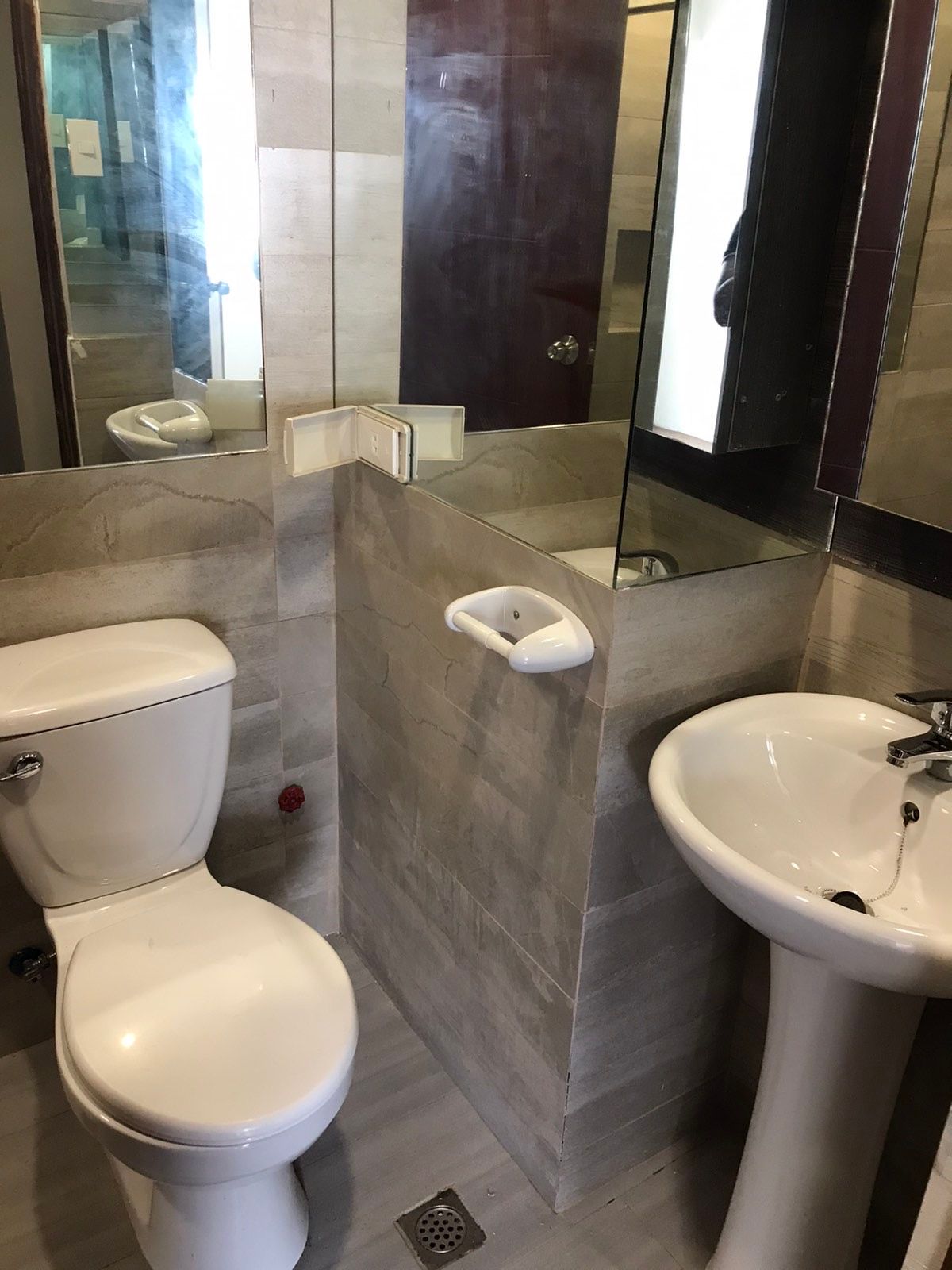 2BR BI LEVEL BARE UNIT 42 SQM06