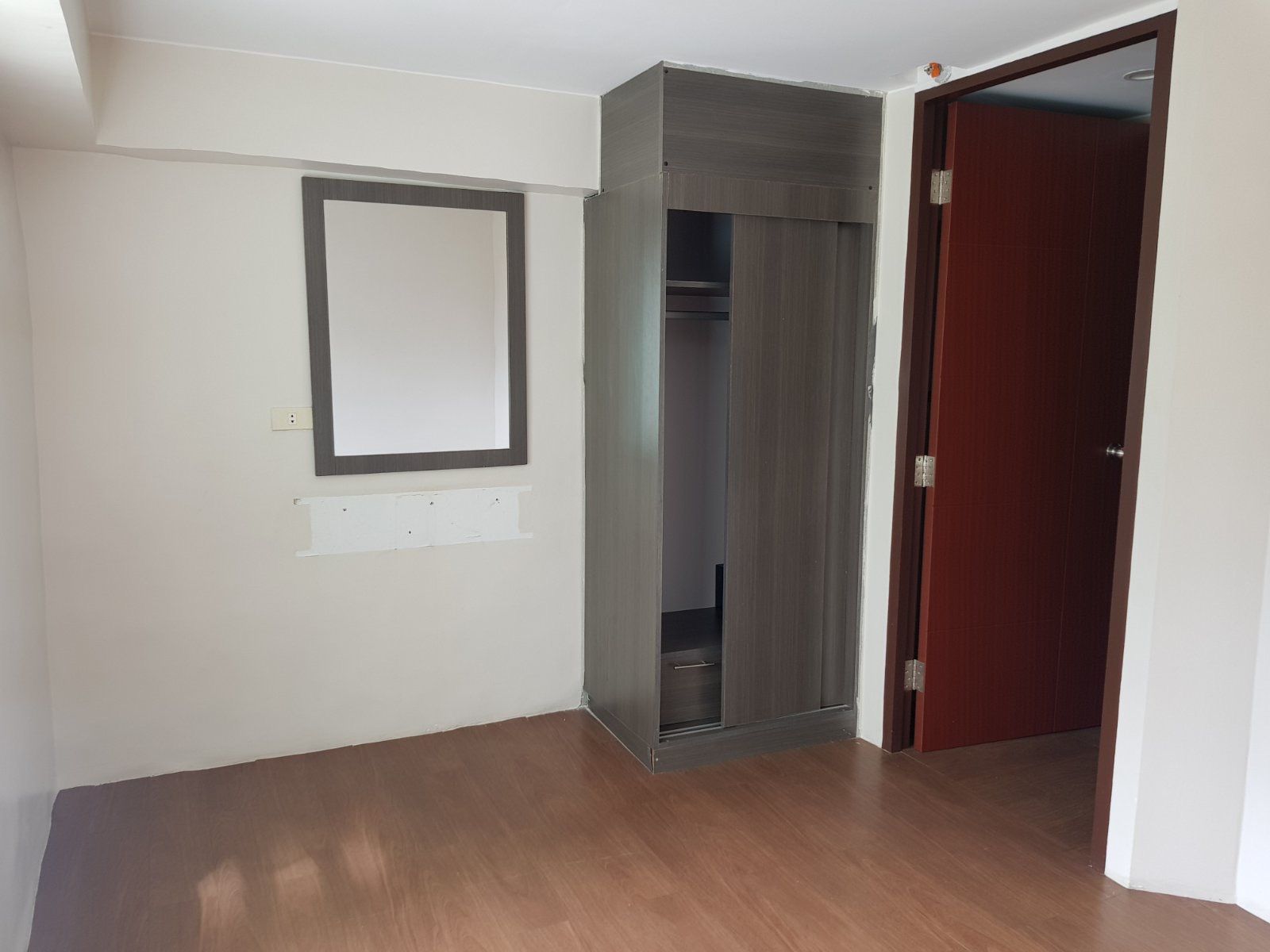 1BR BI LEVEL BARE UNIT 42 SQM03