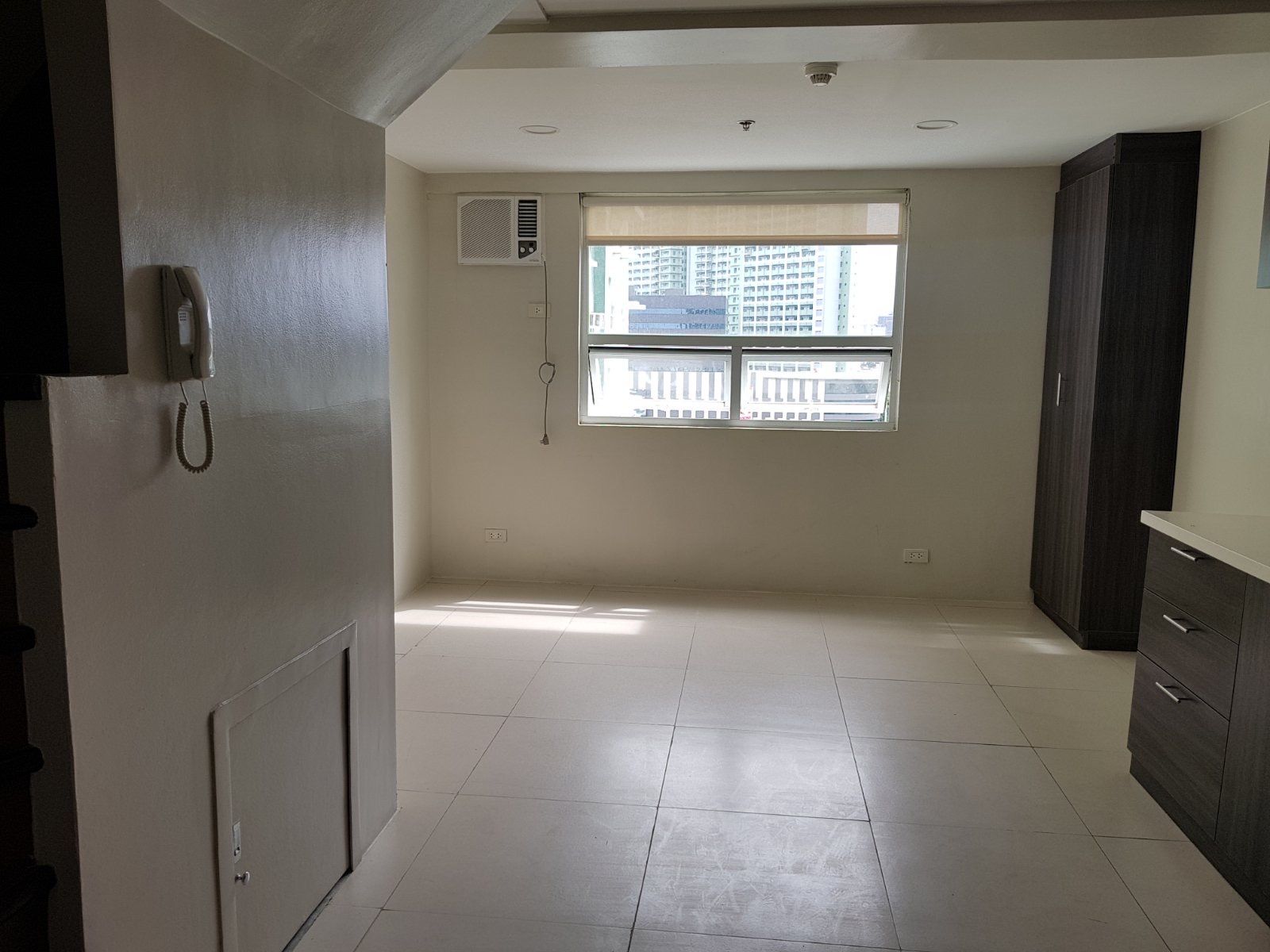 1BR BI LEVEL BARE UNIT 42 SQM04