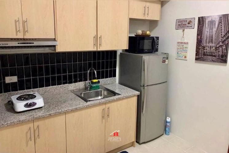 Studio Unit Paseo De Roces l For Lease04