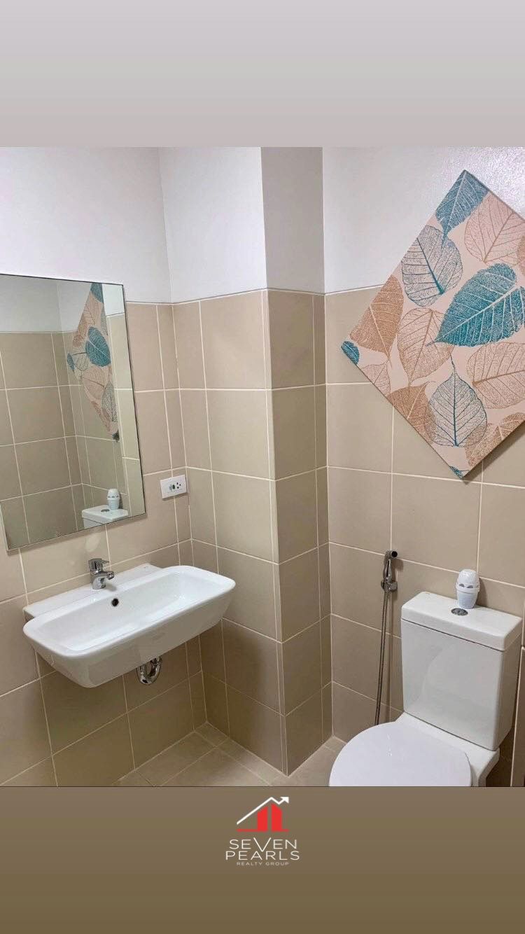 Studio Unit Paseo De Roces l For Lease10