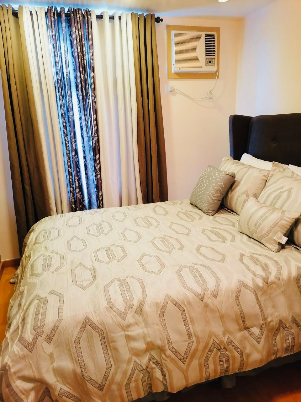 1BR Unit The Trion Tower l For Lease08
