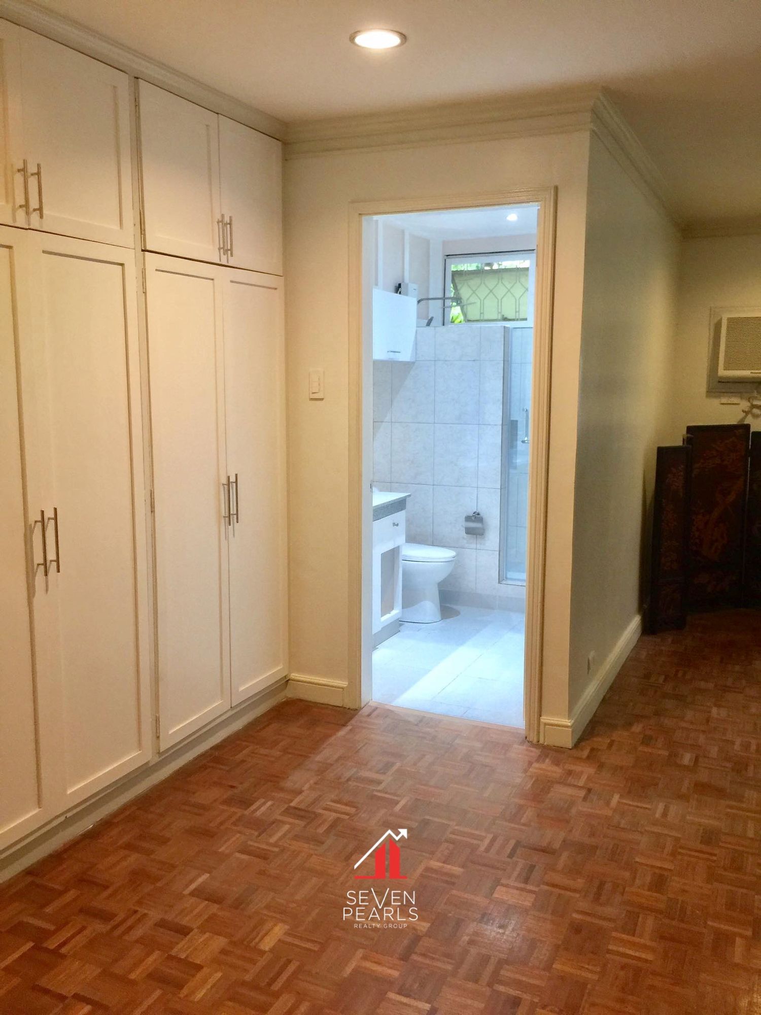 4BR House & Lot Dasmarinas Village I For Lease06